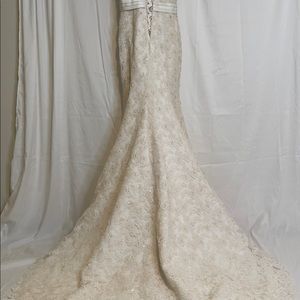 Brand New Lace Wedding Dress